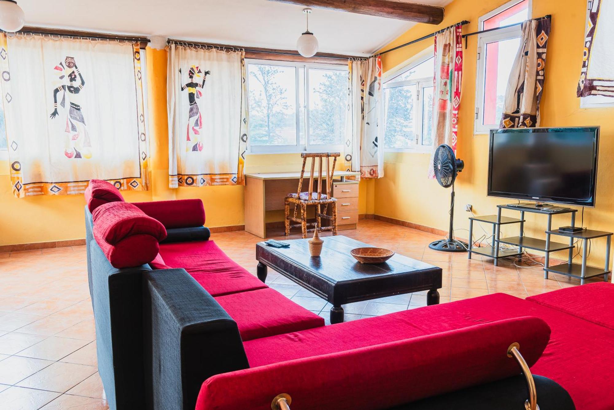 Aparthotel Jardin Tropical Бужумбура Экстерьер фото