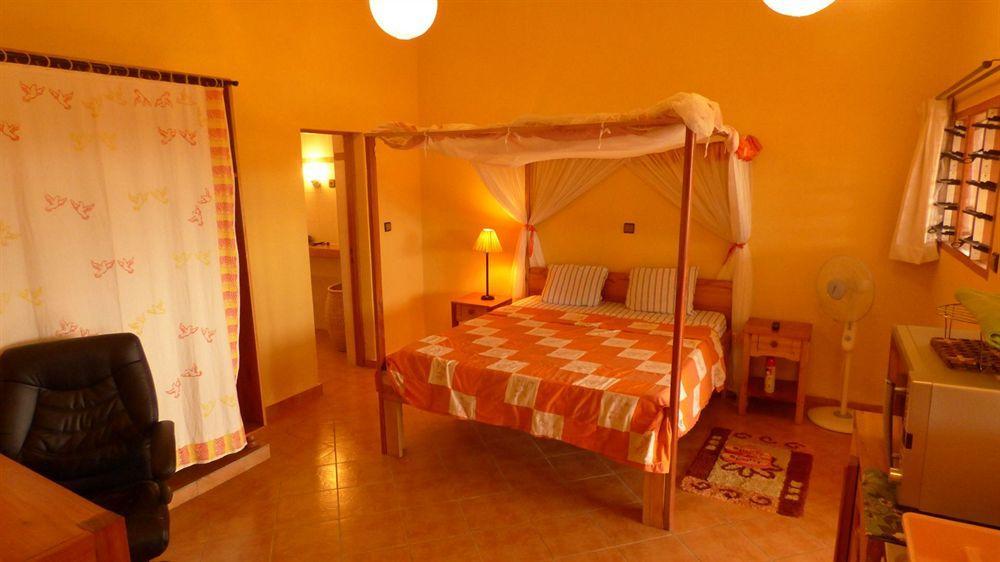 Aparthotel Jardin Tropical Бужумбура Экстерьер фото